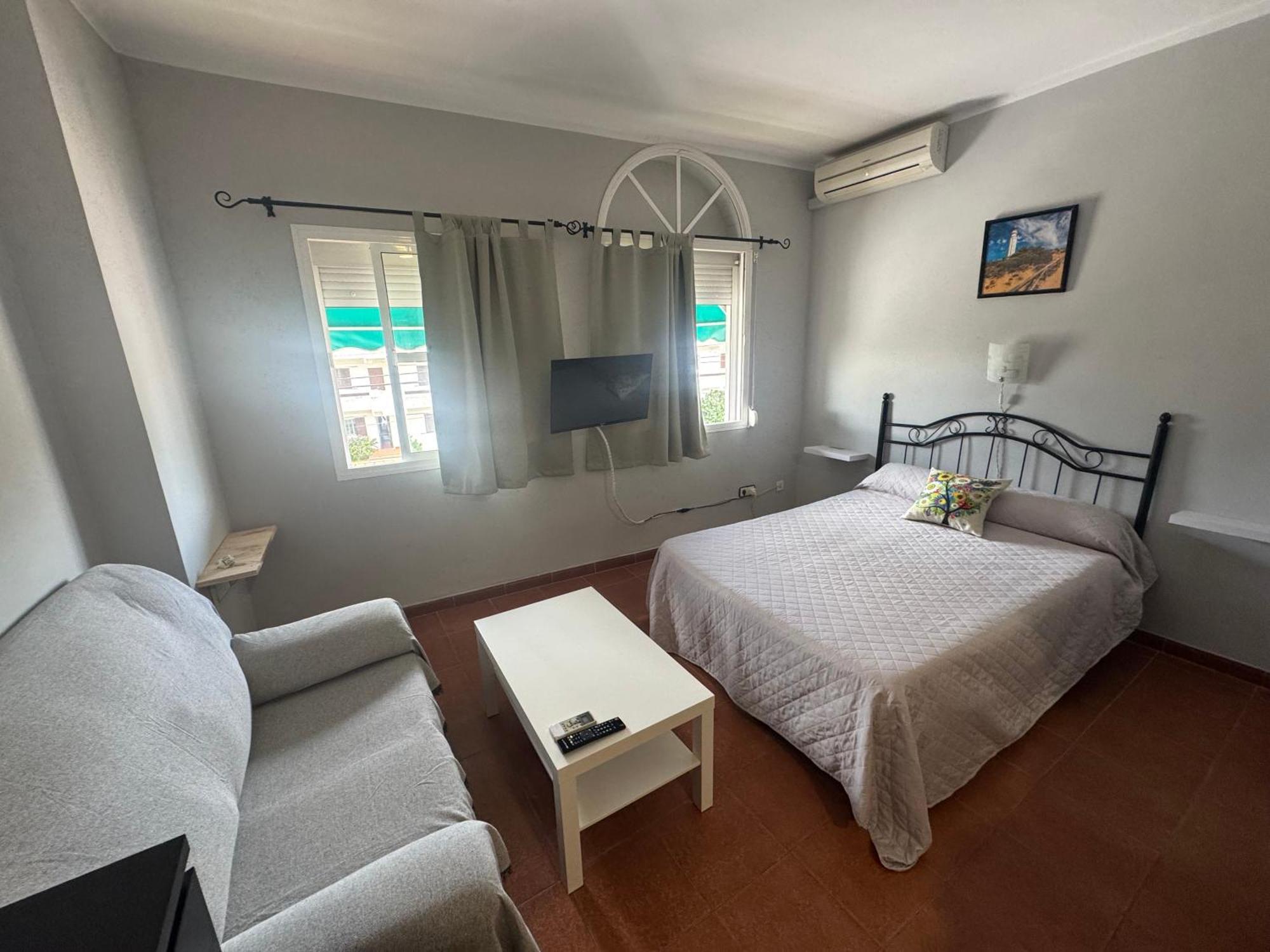 Hostal Miramar Los Canos De Meca Luaran gambar