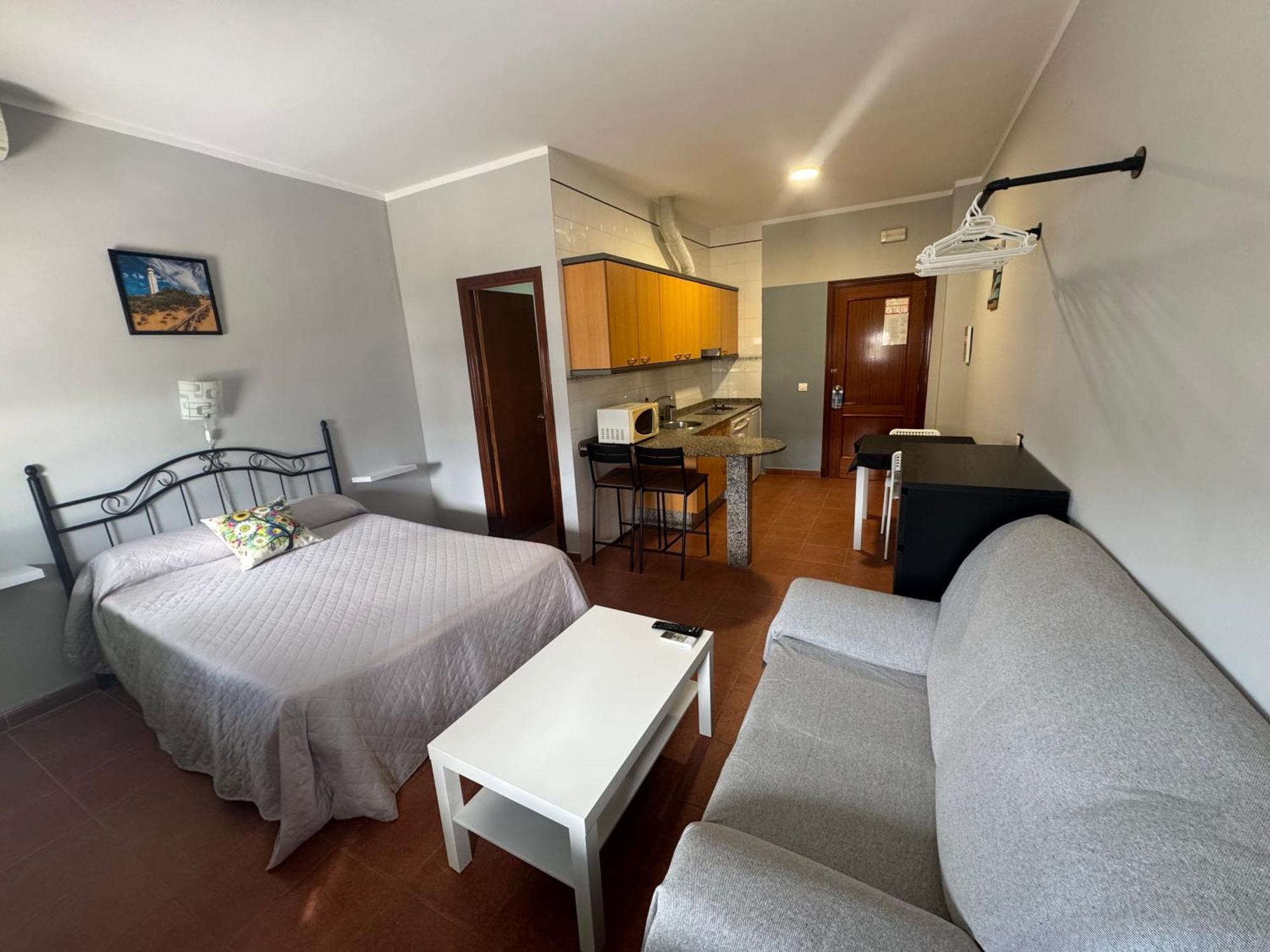 Hostal Miramar Los Canos De Meca Luaran gambar