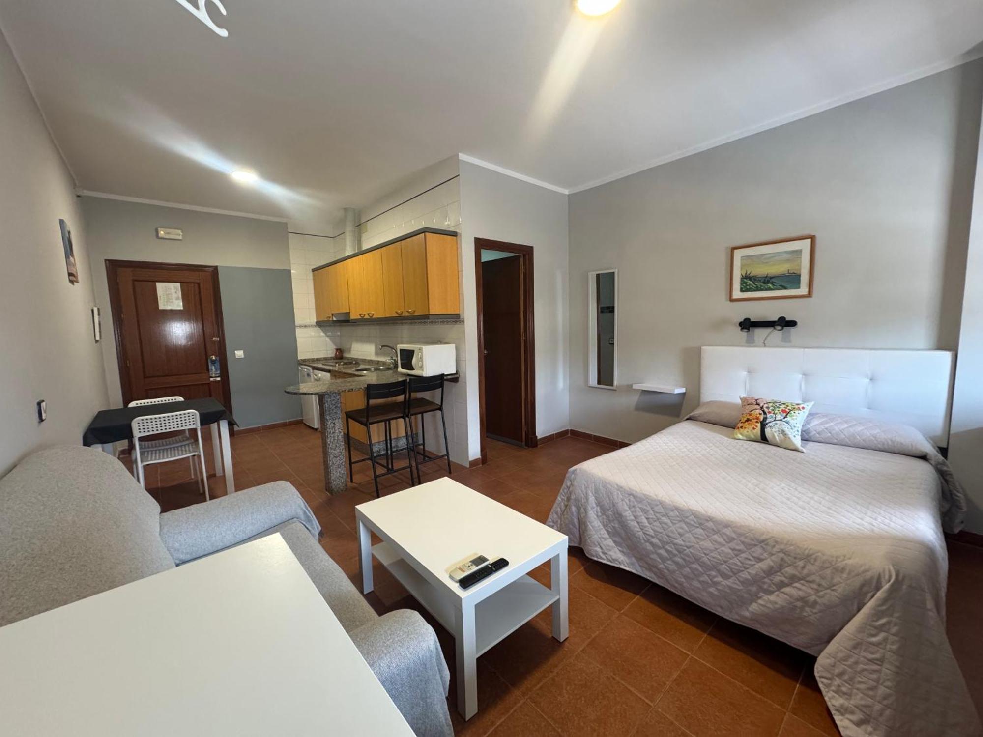 Hostal Miramar Los Canos De Meca Luaran gambar