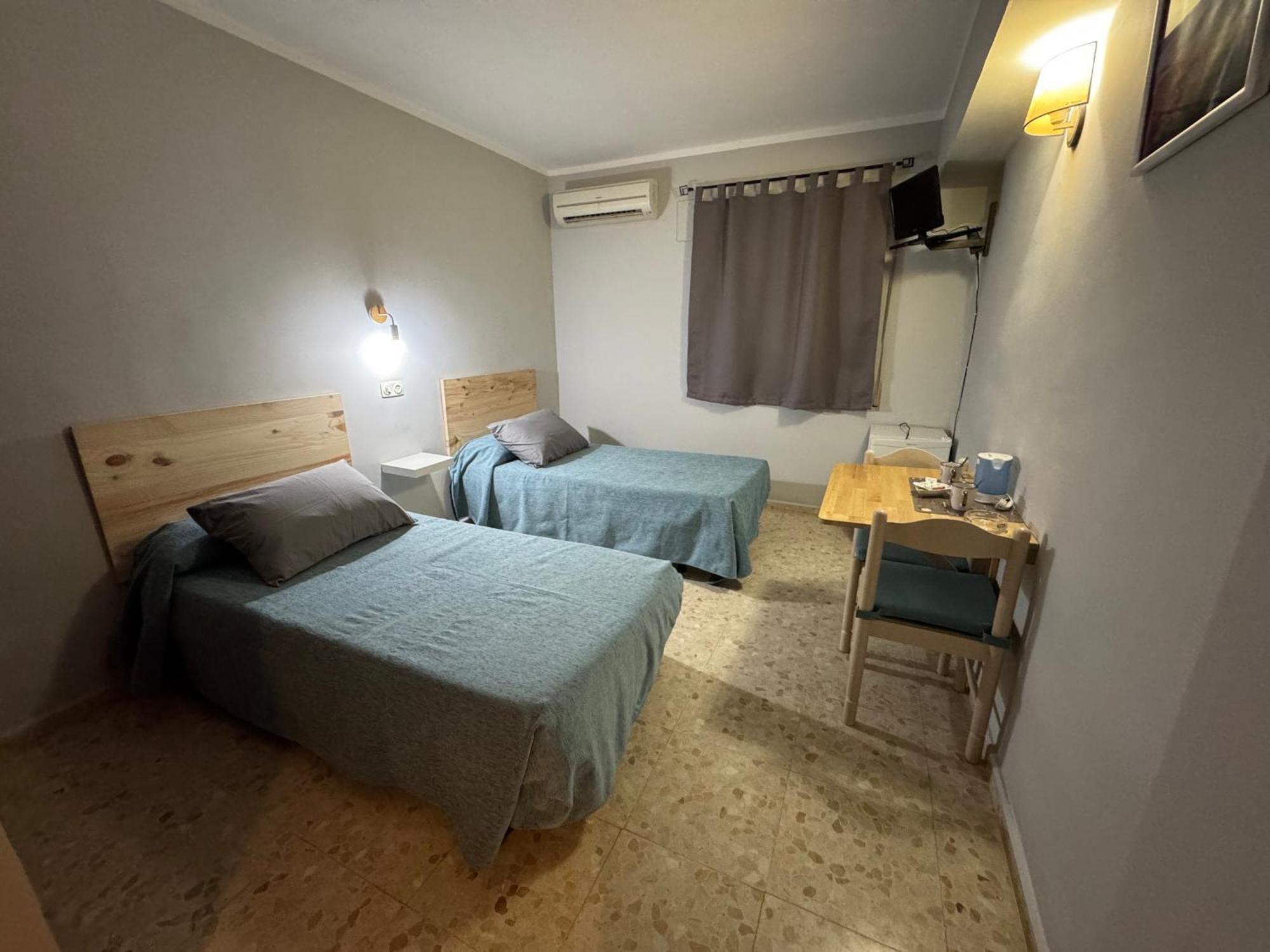 Hostal Miramar Los Canos De Meca Luaran gambar