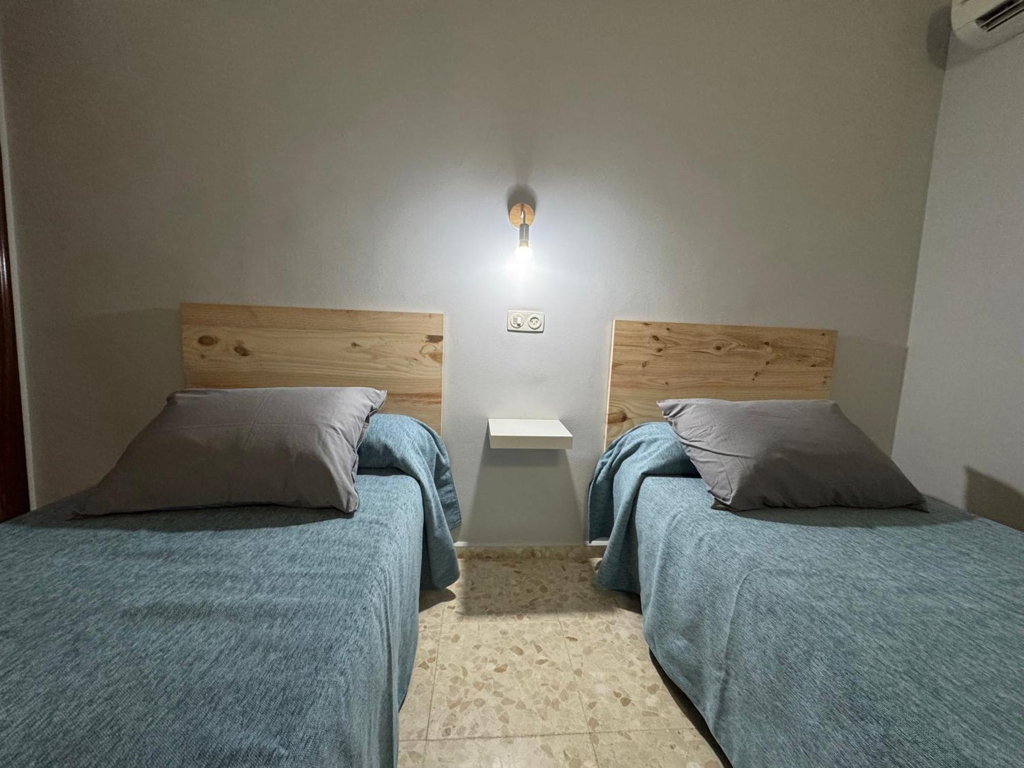 Hostal Miramar Los Canos De Meca Luaran gambar
